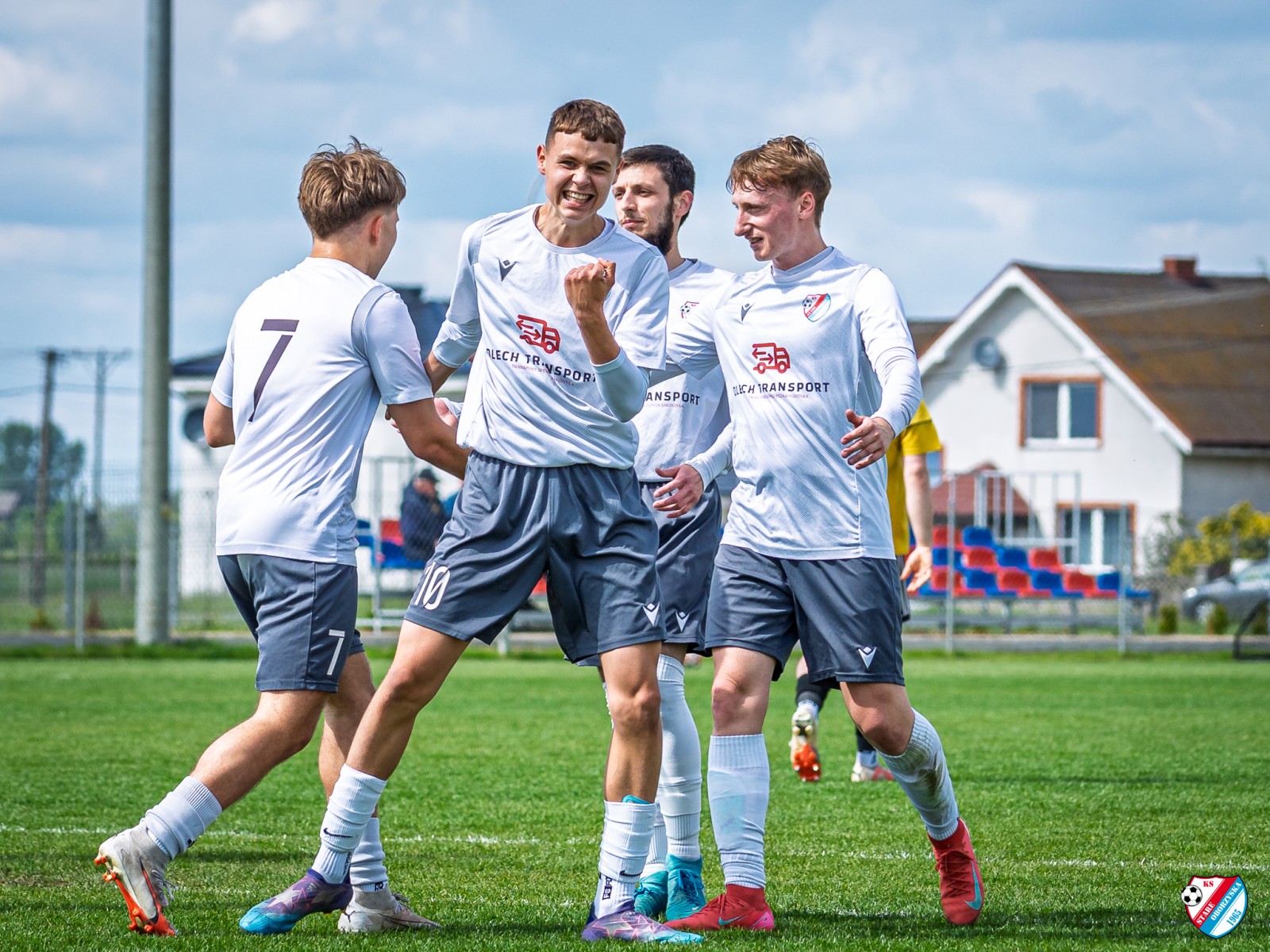 FOTO: A KLASA | Juna - Dąb Boguszyn