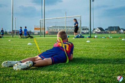 FOTO: Słoneczny wrzesień w pełni, a nasi młodzi piłkarze nie zwalniają tempa
