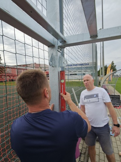 Wielkie wsparcie, wielki efekt – budka spikera już stoi!