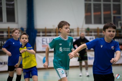 Młodzi zawodnicy rozwijają sprawność i charakter – trening z Tomaszem Matelskim