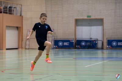 Młodzi zawodnicy rozwijają sprawność i charakter – trening z Tomaszem Matelskim