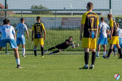 5 minut, 2 karne, 0 goli - Kacper zamknął bramkę